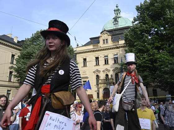 Millions Moments association organises march in Prague to Government Office (photo) in support of public Czech Television and Czech Radio, Prague, Czech Republic, on May 24, 2026. (CTKxPhoto MichalxKrumphanzl) CTKPhotoP2026052405374  CTKPhotoP2026052405374