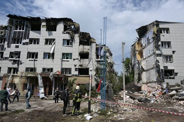 Russia Ukraine LPR Drone Attack Journalists 9172794 24.05.2026 Foreign journalists from 19 countries visit the scene of the drone attack carried out by the Ukrainian military on a dormitory of the Starobelsk Professional College of Lugansk State Pedagogical University in the course of Russia s military operation in Ukraine, in Starobelsk, Lugansk People s Republic, Russia. At least 21 people were killed and 42 injured in the attack in the early hours of May 22. Evgeny Biyatov Sputnik Starobelsk Lugansk People s Republic Russia  Copyright: xEvgenyxBiyatovx