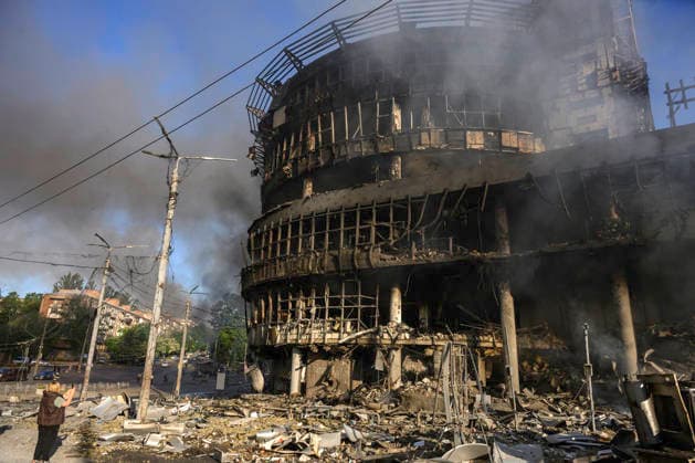 One Of The Largest Combined Missile And Drone Attacks On The Ukrainian Capital Overnight The aftermath of missile strikes in Kyiv, Ukraine, following one of the largest combined missile and drone operations on the Ukrainian capital overnight on May 24, 2026. Kyiv is the main target of the operation. A total of 604 aerial targets are intercepted, including 55 missiles and 549 drones. At least two people are killed and 77 injured, including children. Kyiv Ukraine  Copyright: xMaxymxMarusenkox originalFilename: musiienko-notitle260524_np9kw.jpg
