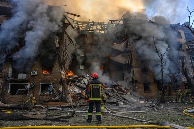 One Of The Largest Combined Missile And Drone Attacks On The Ukrainian Capital Overnight Rescuers work at the sites of missile strikes in Kyiv, Ukraine, on May 24, 2026, following one of the largest combined missile and drone operations on the Ukrainian capital overnight. Kyiv is the main target of the operation. A total of 604 aerial targets are intercepted, including 55 missiles and 549 drones. At least two people are killed and 77 injured, including children. Kyiv Ukraine  Copyright: xMaxymxMarusenkox originalFilename: musiienko-notitle260524_nphTJ.jpg