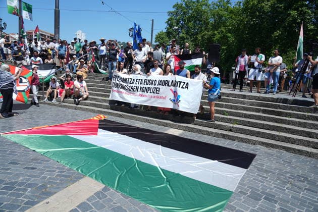 Demonstration of the flotilla platform in protest against the actions of the Ertzaintza Dozens of people during a mobilization to protest against the actions of the Ertzaintza, in Plaza Moyua, on May 24, 2026, in Bilbao, Biscay, Basque Country Spain Altercations between the Ertzaintza and members and supporters of the flotilla upon their arrival at Bilbao airport yesterday May 23 ended with four people arrested 24 MAY 2026 MANIFESTATION H Bilbao, Vizcaya, Basque Country Bilbao, Vizcaya, Basque Country Spain  Copyright: xH.Bilbaox 7547462
