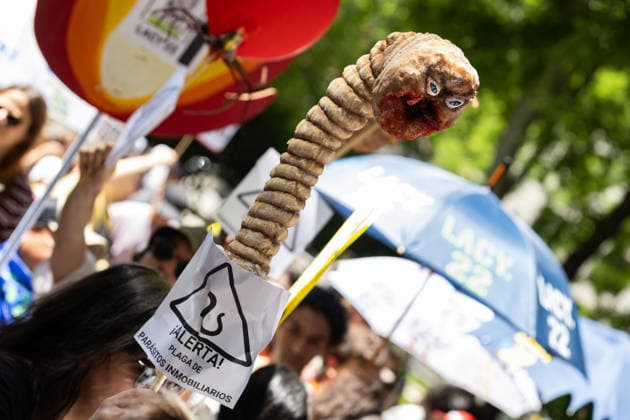 May 24, 2026, Madrid, Madrid, SPAIN: Thousands of citizens demonstrated in Madrid to demand measures against real estate speculation in Spain...The housing crisis has inflated the prices of homes for sale by nearly 120% in the last 10 years, while rents are rising by an average of 10% annually. Madrid SPAIN  - ZUMAl221 20260524_zip_l221_019 Copyright: xIgnacioxLopezxIsasmendix
