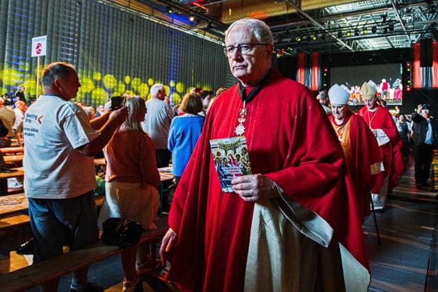 Archbishop Jan Graubner, right, at the 76th Sudeten German Congress in Brno continued at Brno Exhibition Centre on Sunday, May 24, 2026. Uhde was presented with the Sudeten Germans Award. (CTKxPhoto PatrikxUhlir) CTKPhotoP2026052405558  CTKPhotoP2026052405558