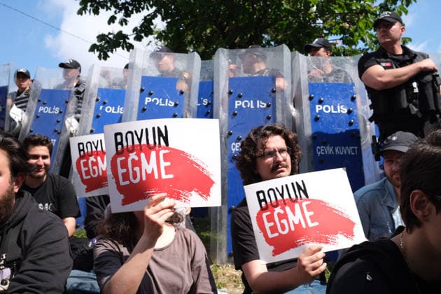 Protests that began at Istanbul Bilgi University™s Santral Istanbul campus following the university™s closure by presidential decree on May 22, 2026 continued into their third day. On Sunday, May 24, extensive security measures were taken around the campus. Police prevented students gathered outside from entering the university grounds. Tensions occasionally flared between shield-carrying police forces and the students. (I Copyright: lkerxErayx-xDepoxPhotos 19108146