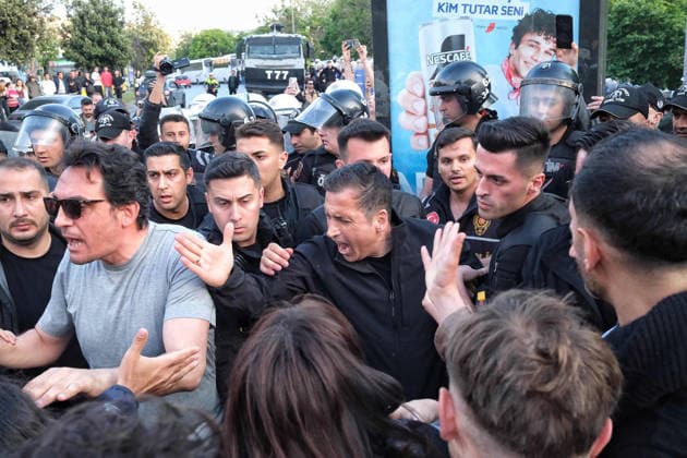 Protests that began at Istanbul Bilgi University™s Santral Istanbul campus following the university™s closure by presidential decree on May 22, 2026 continued into their third day. On Sunday, May 24, extensive security measures were taken around the campus. Police prevented students gathered outside from entering the university grounds. Tensions occasionally flared between shield-carrying police forces and the students. (I Copyright: lkerxErayx-xDepoxPhotos 19108157