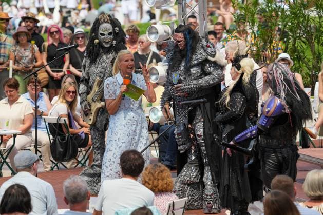 ZDF-Fernsehgarten 2026. Motherbeast Noora Louhimo und Lordi im ZDF Fernsehgarten Koch Battle am 24.05.2026 in Mainz. Mainz ZDF Fernsehgarten Rheinland-Pfalz *** ZDF Fernsehgarten 2026 Motherbeast Noora Louhimo and Lordi in the ZDF Fernsehgarten Koch Battle on 24 05 2026 in Mainz Mainz ZDF Fernsehgarten Rheinland Pfalz