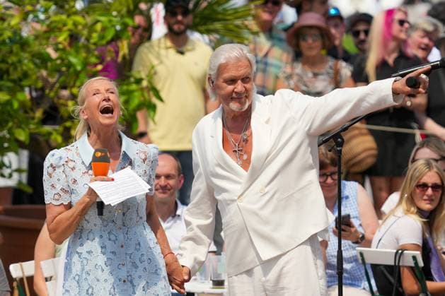 ZDF-Fernsehgarten 2026. Johnny Logan und Andrea (Kiwi) Kiewel im ZDF FernsehgartenKoch Battle am 24.05.2026 in Mainz. Mainz ZDF Fernsehgarten Rheinland-Pfalz *** ZDF Fernsehgarten 2026 Johnny Logan and Andrea Kiwi Kiewel in the ZDF FernsehgartenKoch Battle on 24 05 2026 in Mainz Mainz ZDF Fernsehgarten Rheinland Pfalz