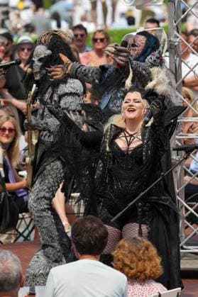 ZDF-Fernsehgarten 2026. Motherbeast Noora Louhimo und Lordi im ZDF Fernsehgarten Koch Battle am 24.05.2026 in Mainz. Mainz ZDF Fernsehgarten Rheinland-Pfalz *** ZDF Fernsehgarten 2026 Motherbeast Noora Louhimo and Lordi in the ZDF Fernsehgarten Koch Battle on 24 05 2026 in Mainz Mainz ZDF Fernsehgarten Rheinland Pfalz