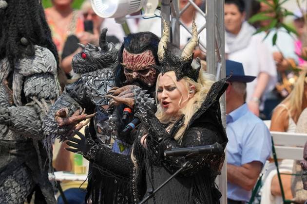 ZDF-Fernsehgarten 2026. Motherbeast Noora Louhimo und Lordi im ZDF Fernsehgarten Koch Battle am 24.05.2026 in Mainz. Mainz ZDF Fernsehgarten Rheinland-Pfalz *** ZDF Fernsehgarten 2026 Motherbeast Noora Louhimo and Lordi in the ZDF Fernsehgarten Koch Battle on 24 05 2026 in Mainz Mainz ZDF Fernsehgarten Rheinland Pfalz