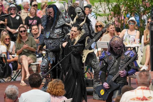 ZDF-Fernsehgarten 2026. Motherbeast Noora Louhimo und Lordi im ZDF Fernsehgarten Koch Battle am 24.05.2026 in Mainz. Mainz ZDF Fernsehgarten Rheinland-Pfalz *** ZDF Fernsehgarten 2026 Motherbeast Noora Louhimo and Lordi in the ZDF Fernsehgarten Koch Battle on 24 05 2026 in Mainz Mainz ZDF Fernsehgarten Rheinland Pfalz