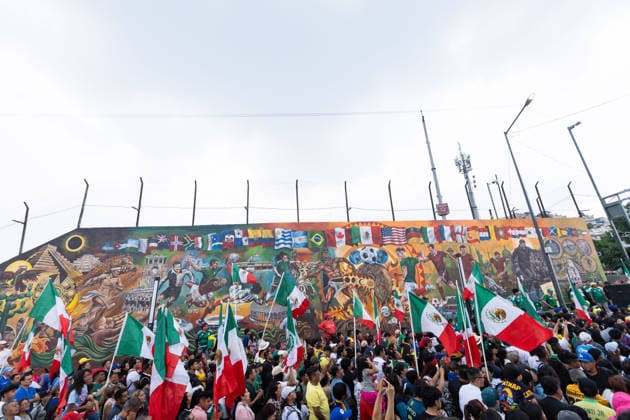 May 24, 2026, Mexico City, Mexico: The mural Futbol, recognized as the Guinness World Record largest hand painted brush football mural, was inaugurated in the Martin Carrera neighborhood of Mexico City. Created by Mexican artists, the artwork connects the Mesoamerican ballgame with contemporary football ahead of the 2026 FIFA World Cup. Former soccer players CUAUHTEMOC BLANCO, FRANCISCO KIKIN FONSECA, GERMAN VILLA and ANGEL REYNA attended the event, along with authorities from the Gustavo A. Madero borough and representatives of the Libertad Creativa Intercultural y Objetiva Foundation and the Elena Poniatowska Amor Foundation Mexico City Mexico - ZUMAl178 20260524_znp_l178_049 Copyright: xCristianxLeyvax