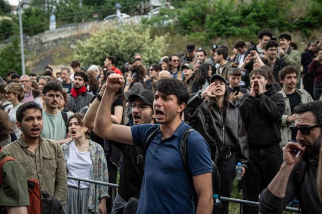 May 24, 2026, Istanbul, Istanbul, Turkey: Students, labor unions and civil society groups clashed with riot police on the third day after Istanbul Bilgi University was allegedly shut down by presidential decree signed by Turkish President Recep Tayyip Erdogan in Istanbul, Turkey, on May 22, 2026. Students occupying university buildings in protest against the closure decision were forcibly removed from the campus by police. Riot police used pepper spray during the intervention as violent scuffles erupted around the university. Demonstrators continued to protest in defense of academic freedom and university autonomy amid a heavy police presence. Istanbul Turkey - ZUMAt171 20260524_zip_t171_031 Copyright: xAbdullahxTepelix