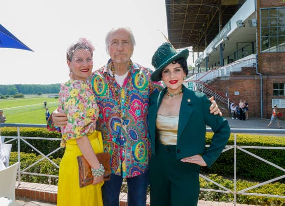 Anja Schöne, Reiner Schöne, Pauline Stolze beim Fashion Raceday auf der Rennbahn Hoppegarten. *** Anja Schöne, Reiner Schöne, Pauline Stolze at the Fashion Raceday at Hoppegarten racecourse