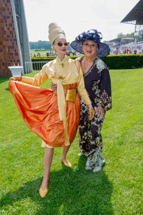 Brit Kanja, Dagmar Frederic beim Fashion Raceday auf der Rennbahn Hoppegarten. *** Brit Kanja, Dagmar Frederic at the Fashion Raceday at Hoppegarten racecourse