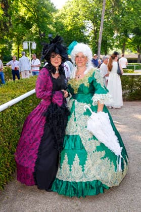 Baronesse von Fliederbusch, Susanne Lehmann beim Fashion Raceday auf der Rennbahn Hoppegarten. *** Baroness von Fliederbusch, Susanne Lehmann at the Fashion Raceday at Hoppegarten racecourse