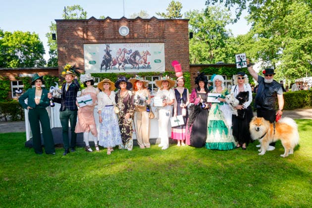 Pauline Stolze, Paul Louis, Victoria Schmidt, Martina Conradt, Dagmar Frederic, Ute Rudolf, Britta Niermann, Giorgana Wiegand, Baronesse von Fliederbusch, Susanne Lehmann, Conny und Ronny Buchwald beim Fashion Raceday auf der Rennbahn Hoppegarten. *** Pauline Stolze, Paul Louis, Victoria Schmidt, Martina Conradt, Dagmar Frederic, Ute Rudolf, Britta Niermann, Giorgana Wiegand, Baroness von Fliederbusch, Susanne Lehmann, Conny and Ronny Buchwald at the Fashion Raceday at Hoppegarten racecourse