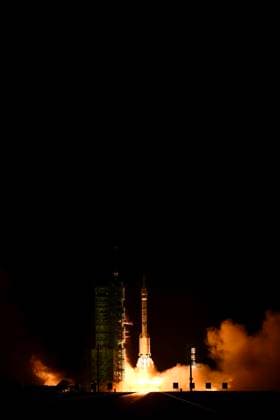 JIUQUAN, CHINA - MAY 24: A Long March-2F rocket carrying the Shenzhou-23 spacecraft with three Chinese astronauts on board blasts off from the Jiuquan Satellite Launch Center on May 24, 2026 in Jiuquan, Gansu Province of China. About 10 minutes later, the spacecraft successfully separated from the rocket and entered its designated orbit.  Copyright: xVCGx 111643865031