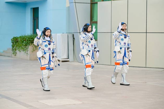 JIUQUAN, CHINA - MAY 24: Chinese astronauts Zhu Yangzhu, Zhang Zhiyuan, Li Jiaying (or Lai Ka-ying) attend a send-off ceremony at the Jiuquan Satellite Launch Center on May 24, 2026 in Jiuquan, Gansu Province of China. A send-off ceremony for the three Chinese astronauts of the Shenzhou-23 crewed space mission was held on May 24 at the Jiuquan Satellite Launch Center in northwest China.  Copyright: xVCGx 111643850245