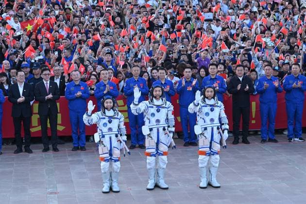 JIUQUAN, CHINA - MAY 24: Chinese astronauts Zhu Yangzhu, Zhang Zhiyuan, Li Jiaying (or Lai Ka-ying) attend a send-off ceremony at the Jiuquan Satellite Launch Center on May 24, 2026 in Jiuquan, Gansu Province of China. A send-off ceremony for the three Chinese astronauts of the Shenzhou-23 crewed space mission was held on May 24 at the Jiuquan Satellite Launch Center in northwest China.  Copyright: xVCGx 111643842560