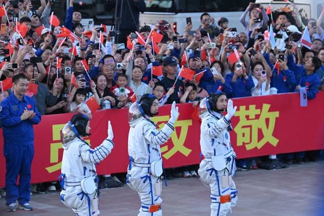 JIUQUAN, CHINA - MAY 24: Chinese astronauts Zhu Yangzhu, Zhang Zhiyuan, Li Jiaying (or Lai Ka-ying) attend a send-off ceremony at the Jiuquan Satellite Launch Center on May 24, 2026 in Jiuquan, Gansu Province of China. A send-off ceremony for the three Chinese astronauts of the Shenzhou-23 crewed space mission was held on May 24 at the Jiuquan Satellite Launch Center in northwest China.  Copyright: xVCGx 111643842570