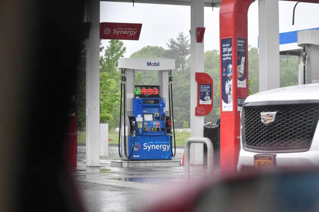 May 24, 2026, Lancaster, Clinton, Massachusetts And Connecticut, USA: News reports say regular gasoline prices could rise to $5.00 a gallon by the Fall if the Iran War and closure of the Straight of Hormuz persist. Lancaster, Clinton USA  - ZUMAm159 20260524_aap_m159_004 Copyright: xKennethxMartinx