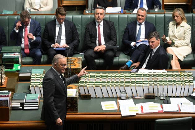 News Bilder des Tages QUESTION TIME, Australian Prime Minister Anthony Albanese speaks during Question Time in the House of Representatives at Parliament House in Canberra, Monday, May 25, 2026. ( NO ARCHIVING CANBERRA AUSTRALIAN CAPITAL TERRITORY AUSTRALIA  Copyright: xLUKASxCOCHx 20260525170380979830
