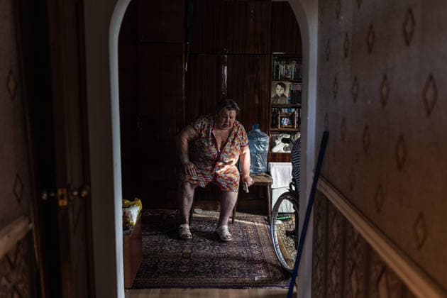 Aftermath of Russian strike in Kramatorsk KRAMATORSK, UKRAINE - MAY 25: Valentina, aged 79, injured at her home, which was damaged following a Russian attack using KAB aerial bombs, in Kramatorsk, Ukraine, 25 May 2026 Diego Herrera Carcedo Anadolu Kramatorsk Ukraine. Editorial use only. Please get in touch for any other usage.  Copyright: x2026xAnadoluxDiegoxHerreraxCarcedox