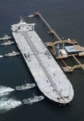 1st oil tanker to arrive in Japan passing Hormuz since Iran war Photo taken from a Kyodo News helicopter on May 25, 2026, shows the Idemitsu Maru, an oil tanker operated by a unit of major Japanese petroleum company Idemitsu Kosan Co., off Chita, Aichi Prefecture, central Japan, following its arrival earlier in the day after transiting the Strait of Hormuz in late April. It is the first oil tanker to arrive in Japan having passed through the strait since the Iran war erupted and left traffic through the vital energy route heavily restricted.  A14AA0005611060P