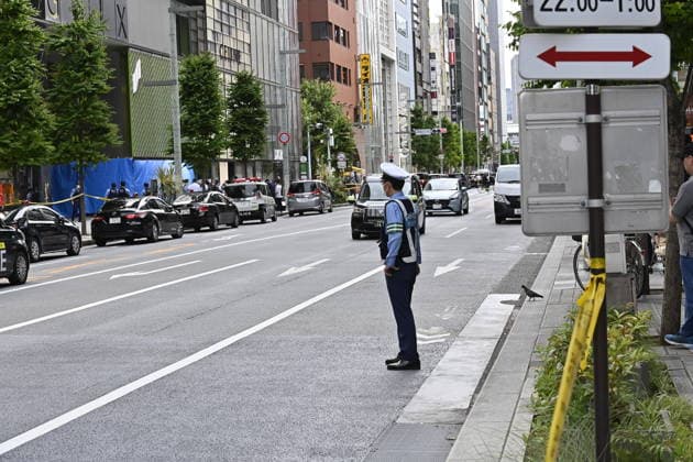 Police respond to suspected irritant spray incident in Tokyo TOKYO, JAPAN - MAY 25: Police officers and emergency responders gather outside the GINZA SIX commercial complex in Tokyo’s Ginza district on May 25, 2026, Tokyo, Japan, after multiple people reported feeling unwell during an incident involving a suspected irritant substance. Authorities are investigating the circumstances of the case. David Mareuil Anadolu Tokyo Japan. Editorial use only. Please get in touch for any other usage.  Copyright: x2026xAnadoluxDavidxMareuilx