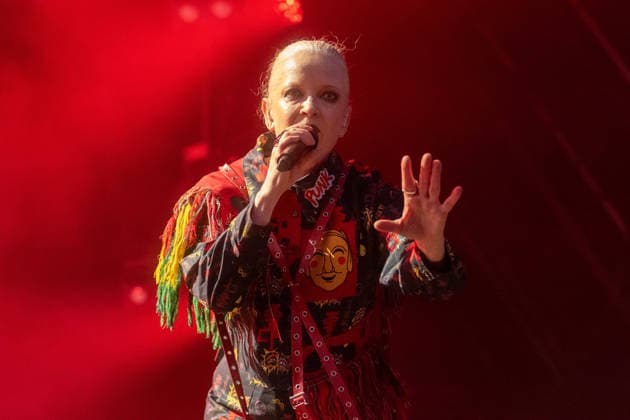 Garbage at Bearded Theory Festival at Catton Hall in Walton upon Trent, UK on 24 May 2026 Shirley Manson at Garbage at Bearded Theory Festival at Catton Hall in Walton upon Trent, UK on 24 May 2026, Credit:Stephen Keable Avalon UK, Derbyshire, Walton upon Trent, Catton Hall  Copyright: xStephenxKeablex xAvalonx 1105179068