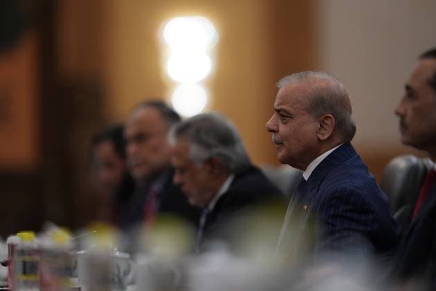 BEIJING, CHINA - MAY 25: Chinese President Xi Jinping (not in the picture) holds talks with Pakistani Prime Minister Shehbaz Sharif, who is on an official visit to China, at the Great Hall of the People on May 25, 2026 in Beijing, China. Chinese President Xi Jinping met with Pakistani Prime Minister Shehbaz Sharif in Beijing on May 25.  Copyright: xVCGx 111643993217