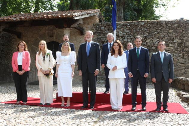 The King presents the XIX Carlos V European Award at the Monastery of Yuste Cáceres King Felipe VI, the Vice President of the European Commission, Teresa Ribera, the Minister of Foreign Affairs, José Manuel Albares, the President of the Junta de Extremadura, María Guardiola, the acting President of the Junta de Andalucía, Juanma Moreno, and the Councilor of Budapest Kata Tütto, on their arrival at the presentation of the XIX Carlos V European Award to the European Committee of the Regions, at the Monastery of San Jerónimo de Yuste, on May 25, 2026, in Cuacos de Yuste, Cáceres, Extremadura Spain The award was received by the acting president of the Junta de Andalucía, Juanma Moreno, and the councilor of Budapest, Kata Tütto, co-presidents o Copyright: xJorgexArmestarx 7548379