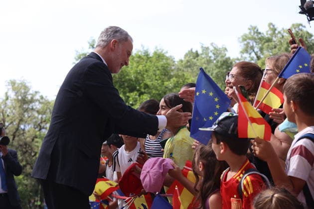 The King presents the XIX Carlos V European Award at the Monastery of Yuste Cáceres King Felipe VI, on his arrival at the presentation of the XIX Carlos V European Award to the European Committee of the Regions, at the Monastery of San Jerónimo de Yuste, on May 25, 2026, in Cuacos de Yuste, Cáceres, Extremadura Spain The award was received by the acting president of the Junta de Andalucía, Juanma Moreno, and Budapest councilor Kata Tütto, co-presidents of that body, The European Committee of the Regions, the consultative assembly which brings together local and regional representatives of the European Union, has received an award for enabling citizens to bring their everyday problems and concerns to the attention of the EU institutions 25 Copyright: xJorgexArmestarx 7548386