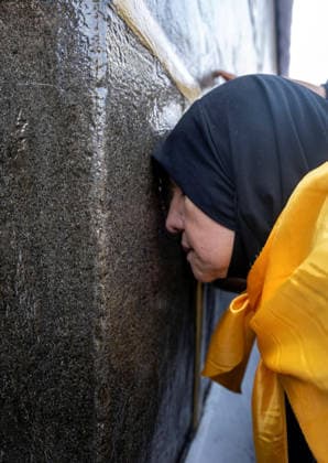 Muslim worshippers perform prayers around the Kaaba at the Grand Mosque in Mecca, Saudi Arabia Muslim worshippers perform prayers around the Kaaba at the Grand Mosque in Mecca, Saudi Arabia, on May 25, 2026, in preparation for the annual Hajj pilgrimage. Millions of Muslims from around the world travel to Saudi Arabia to perform the annual Hajj rituals. Photo by Saudi Press Agency apaimages Saudi Arabia 250526_Saudi_Arabia_SPA_00(25) Copyright: xapaimagesxSaudixPressxAgencyx xapaimagesx