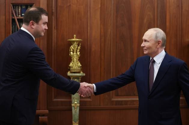 Russia Putin 9173086 25.05.2026 Russian President Vladimir Putin shakes hands with Omsk Region Governor Vitaly Khotsenko during a meeting at the Kremlin in Moscow, Russia. Vyacheslav Prokofyev Sputnik Moscow Russia  Copyright: xVyacheslavxProkofyevx