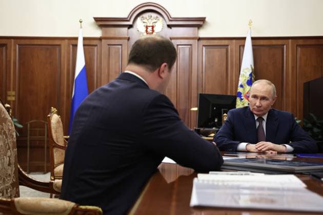 Russia Putin 9173088 25.05.2026 Russian President Vladimir Putin meets with Omsk Region Governor Vitaly Khotsenko at the Kremlin, in Moscow, Russia. Vyacheslav Prokofyev Sputnik Moscow Russia  Copyright: xVyacheslavxProkofyevx