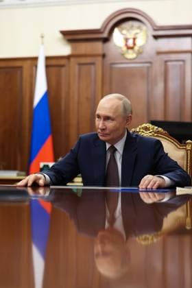 Russia Putin 9173090 25.05.2026 Russian President Vladimir Putin meets with Omsk Region Governor Vitaly Khotsenko at the Kremlin, in Moscow, Russia. Vyacheslav Prokofyev Sputnik Moscow Russia  Copyright: xVyacheslavxProkofyevx