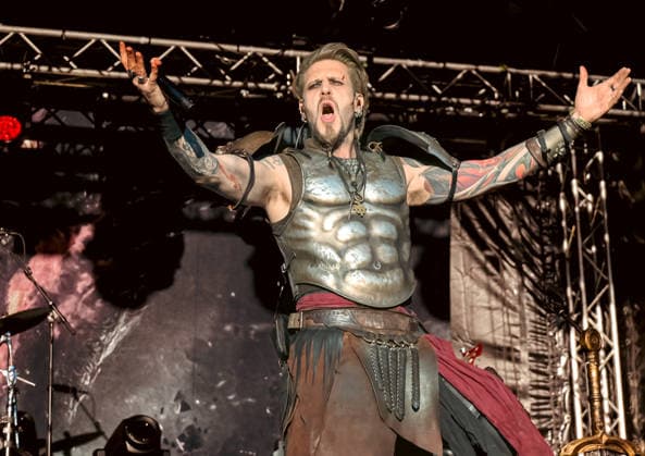 24.05.2026, xlakx, Entertainment, Pfingst-Spectaculum v.l. Die Band Feuerschwanz (Ben Metzner) live beim Pfingst-Spectaculum 2026 im Schlosspark Oranienburg. Oranienburg *** 24 05 2026, xlakx, Entertainment, Pfingst Spectaculum v l The band Feuerschwanz Ben Metzner live at Pfingst Spectaculum 2026 in Oranienburg Palace Park Oranienburg Daniel Lakomski