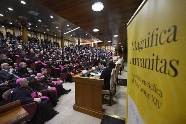Pope Leo XIV Presents His First Encyclical On Artificial Intelligence - Vatican Pope Leo XIV attends the presentation of his first Encyclical titled ‘Magnifica humanitas’ (Magnificent Humanity), in the Vatican on May 25, 2026, a call to remain human in the age of Artificial Intelligence (AI). Pope Leon XIV appealed for the safeguarding of humanity, promotion of truth, dignity of work, social justice, and peace. Photo by (EV) Simone Risoluti Vatican Media ABACAPRESS.COM Vatican City Rome Vatican (or Holy See)  Copyright: xABACAx