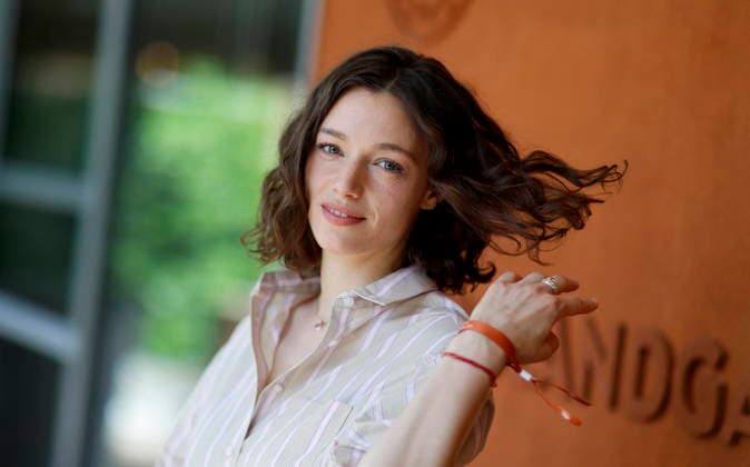Actress Eva Danino at the village photocall during the Roland Garros 2026 French Tennis Open in Paris, France, May 25, 2026 Jacovides Moreau Bestimage Celebs attends Day Two of the 2026 French Open on May 25, 2026 in Paris, France Paris France  Copyright: xJACOVIDES-MOREAUx xBESTIMAGExJACOVIDES-MOREAUx xBESTIMAGEx
