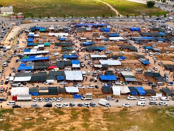 Preparations continue at livestock markets in Gaziantep ahead of Eid al-Adha GAZIANTEP, TURKIYE - MAY 25: An aerial view of livestock markets ahead of Eid al-Adha in Gaziantep, Turkiye on May 25, 2026. Omer Faruk Salman Anadolu Gaziantep Turkey. Editorial use only. Please get in touch for any other usage.  Copyright: x2026xAnadoluxOmerxFarukxSalmanx