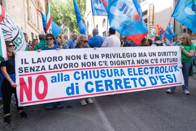 IPA85065727 - Presidium in Rome in front of the headquarters of the Ministry of Enterprise and Made in Italy organized by Electrolux workers  Copyright: xMatteoxNardonex xx 85065727