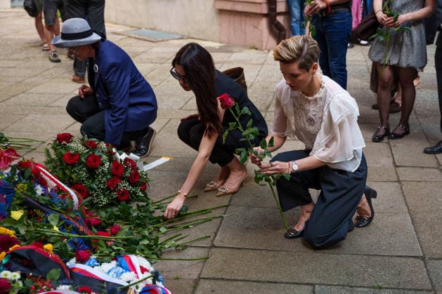 May 25, 2026, Brno, South Moravia, Czech Republic: Women are laying flowers at the Memorial Plaque to the Anti-Fascist Fighters during a commemorative ceremony honoring the victims of Nazism in Brno, Czech Republic, on May 25, 2026. The 76th Congress of Sudeten Germans took place in Brno, Czech Republic, from May 22 to 25, 2026, marking the first time the event was held in the country.during a commemorative ceremony honoring the victims of Nazism in Brno, Czech Republic, on May 25, 2026. The 76th Congress of Sudeten Germans took place in Brno, Czech Republic, from May 22 to 25, 2026, marking the first time the event was held in the country. Brno Czech Republic - ZUMAc315 20260525_zsp_c315_010 Copyright: xMichaelxCabalx