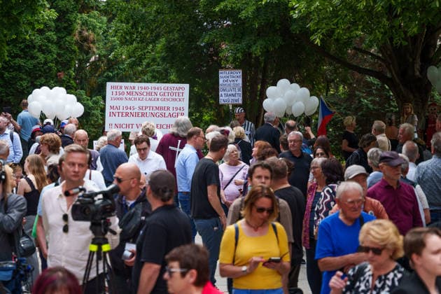May 25, 2026, Brno, South Moravia, Czech Republic: People waiting for the start of a commemorative ceremony honoring the victims of Nazism in Brno, Czech Republic, on May 25, 2026. The 76th Congress of Sudeten Germans took place in Brno, Czech Republic, from May 22 to 25, 2026, marking the first time the event was held in the country. Brno Czech Republic - ZUMAc315 20260525_zsp_c315_024 Copyright: xMichaelxCabalx