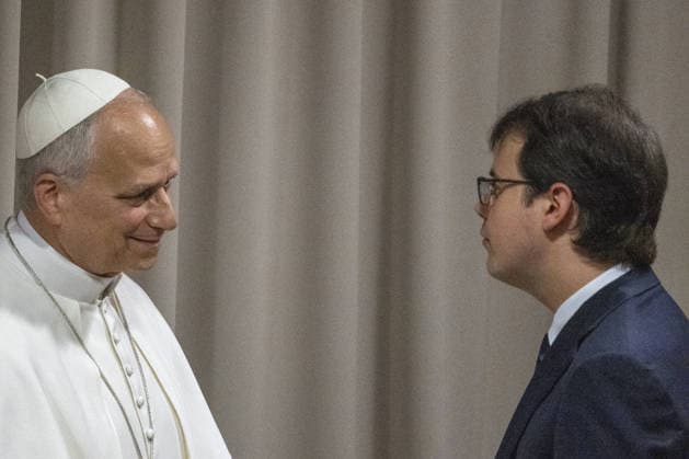 Pope Leo XIV Presents His First Encyclical On Artificial Intelligence - Vatican Pope Leo XIV and Co-founder of US artificial intelligence (AI) company Anthropic, Christopher Olah, attend the presentation of Pope Leo XIV’s first Encyclical titled ‘Magnifica humanitas’ (Magnificent Humanity), in the Vatican on May 25, 2026, a call to remain human in the age of Artificial Intelligence (AI). Pope Leon XIV appealed for the safeguarding of humanity, promotion of truth, dignity of work, social justice, and peace. Photo by (EV) A.Giuliani Vatican Pool ABACAPRESS.COM Rome Vatican (or Holy See)  Copyright: xABACAx