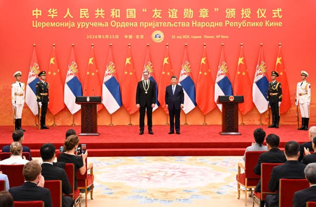 (260525) -- BEIJING, May 25, 2026 -- Chinese President Xi Jinping holds a ceremony to award Serbian President Aleksandar Vucic the Friendship Medal of the People s Republic of China at the Great Hall of the People in Beijing, capital of China, May 25, 2026. ) CHINA-BEIJING-XI JINPING-SERBIAN PRESIDENT-AWARDING CEREMONY (CN) ShenxHong 