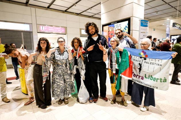 May 25, 2026, Venice, Rome, Italy: May 25, 2026, Venice, Marco Polo Airport - Beatrice Lio and Simone Zambrin, members of the Global Sumud Flotilla, return to Italy after their second peaceful expedition to Gaza to call for the opening of a humanitarian corridor and an end to the blockade of the Strip. Venice Italy  - ZUMAa289 20260525_zia_a289_009 Copyright: xMircoxToniolox xAgfx