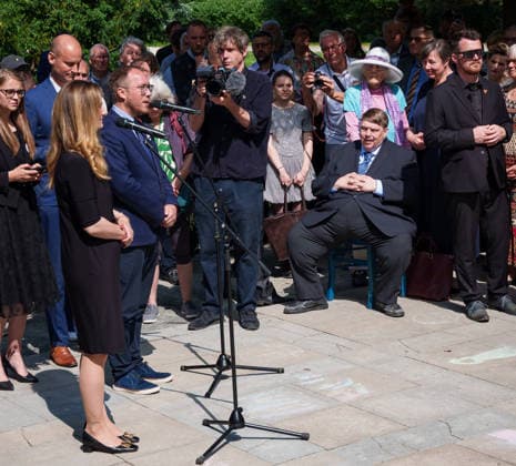 May 25, 2026, Brno, South Moravia, Czech Republic: Spokesman of the Sudeten German Landsmannschaft BERND POSSELT (CSU) listens to Mayor of Brno MARKETA VANKOVA s speach during a commemorative ceremony honoring the victims of Nazism in Brno, Czech Republic, on May 25, 2026. The 76th Congress of Sudeten Germans took place in Brno, Czech Republic, from May 22 to 25, 2026, marking the first time the event was held in the country. Brno Czech Republic - ZUMAc315 20260525_zsp_c315_043 Copyright: xMichaelxCabalx