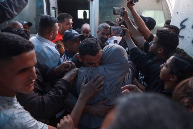 A group of Palestinians released by Israel arrived in Gaza DEIR AL-BALAH, GAZA, PALESTINE - MAY 25: Five Palestinians arrive al-Aqsa Martyrs Hospital for medical examinations after being released by Israeli military in Deir al-Balah, Gaza, Palestine on May 25, 2026. Abdalhkem Abu Riash Anadolu Deir al-Balah Gaza. Editorial use only. Please get in touch for any other usage.  Copyright: x2026xAnadoluxAbdalhkemxAbuxRiashx
