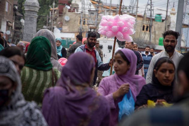 May 25, 2026, Srinagar, Jammu And Kashmir, India: A vendor sells soft candies at a market where people shop ahead of Eid al-Adha, also known as the Festival of Sacrifice, in Srinagar. Eid al-Adha is the second major Islamic festival of the year. Eid ul-Adha ( Festival of Sacrifice ) is one of the most important festivals in the Muslim calendar. The festival commemorates Prophet Ibrahim s willingness to sacrifice his son in obedience to God s command. Srinagar India - ZUMAa205 20260525_zip_a205_019 Copyright: xAdilxAbassx